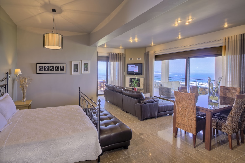 Marini Luxury Apartments And Suites 57/75