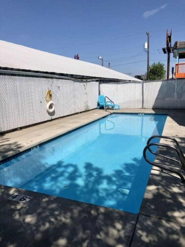 Howard Johnson by Wyndham Spokane 17/25