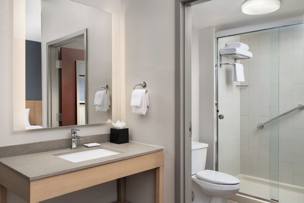 Hyatt Place Atlanta Arpt North 68/71