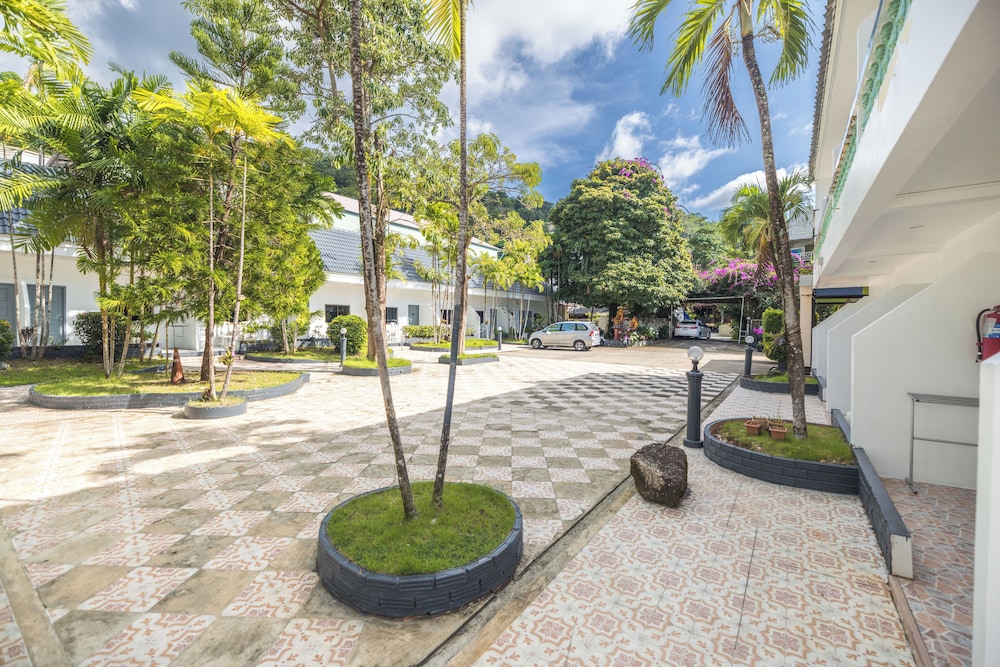 Club Coconut Resort 44/47