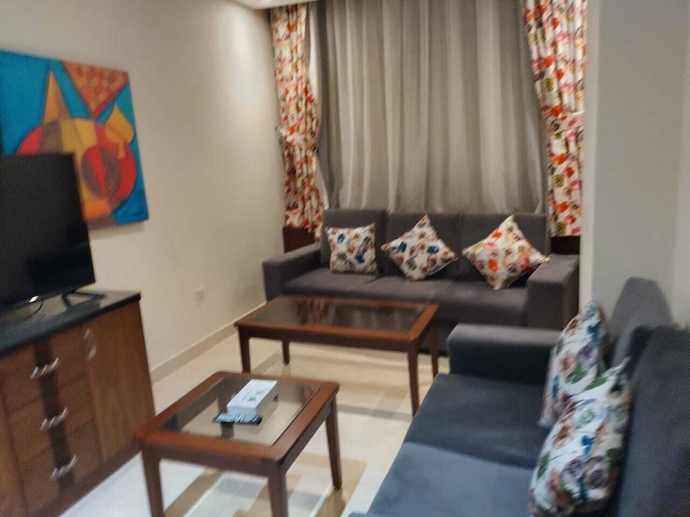 فندق جولدن نيو هيرا(Golden New Hira Hotel) 24/25