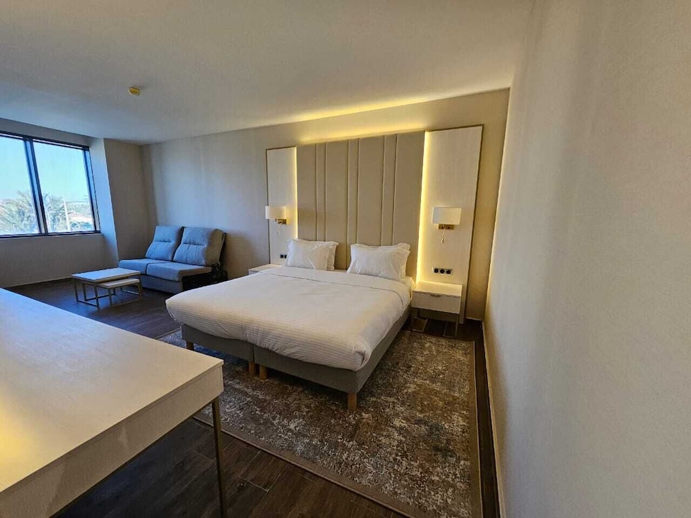 Azure Rotana Thalasso and Resort Oran 7/29