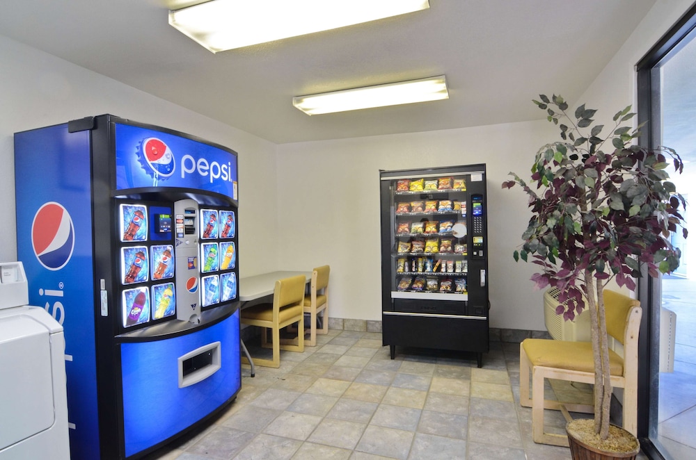 Motel6 Palm Springs, CA - East - Palm Canyon 27/50