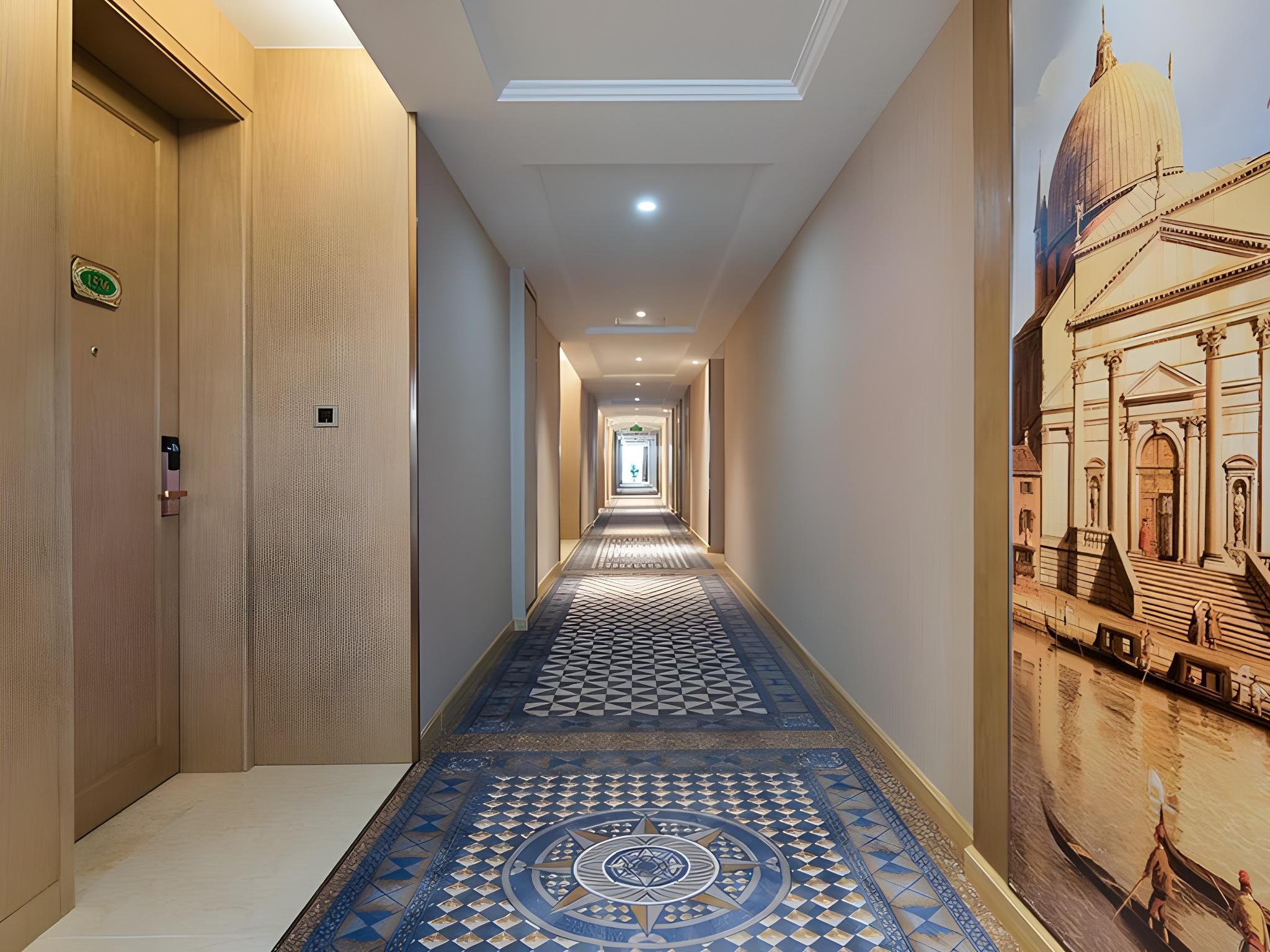 Vienna International Hotel (Suzhou Railway Station North Square) photo2