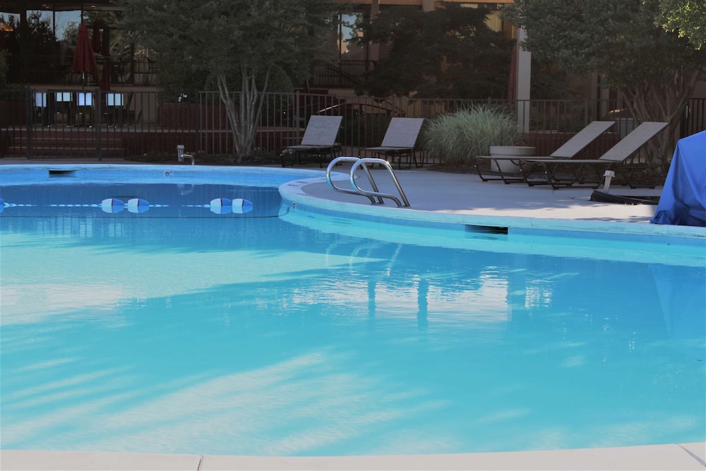 Best Western Plus Burlington 47/49