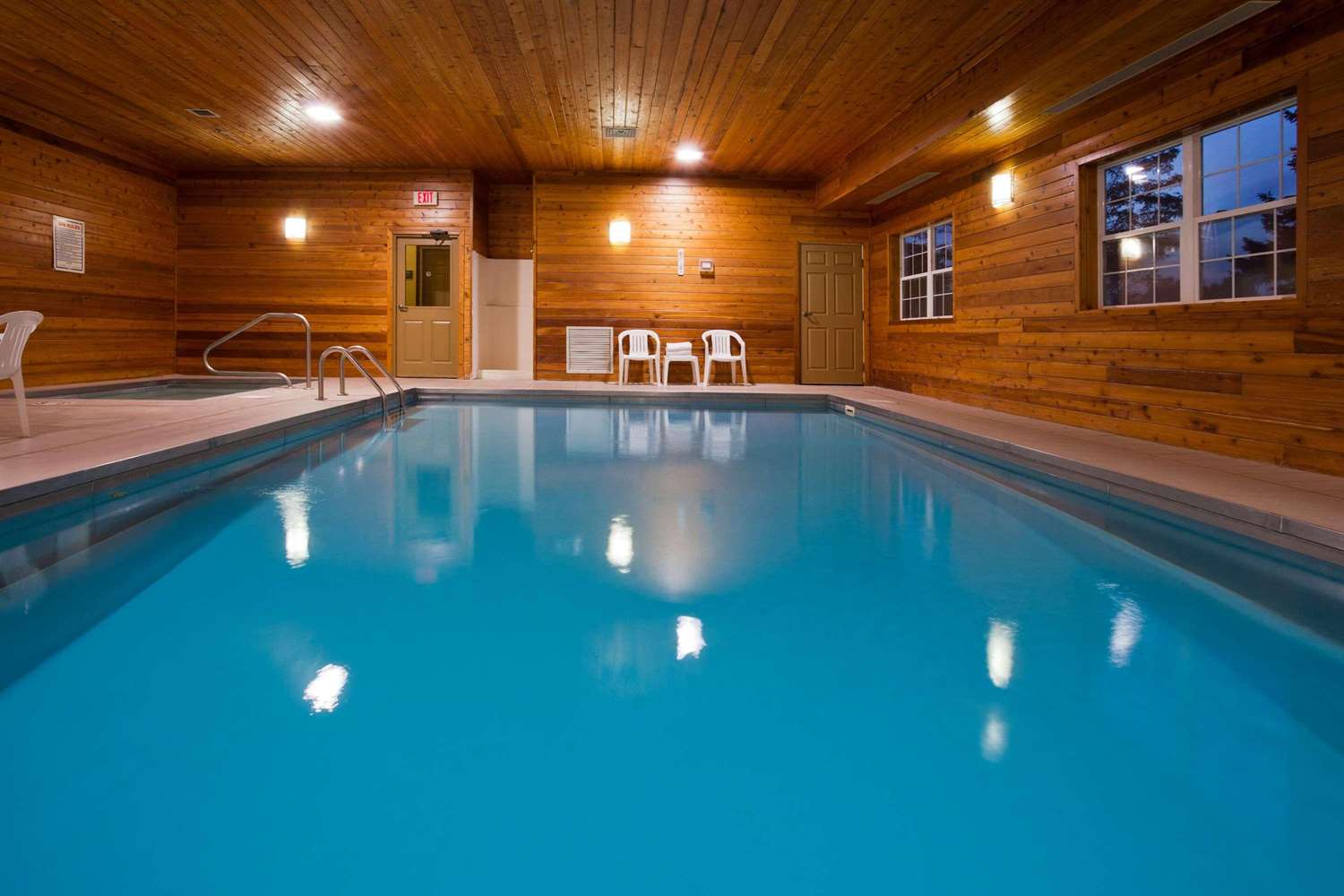 Country Inn & Suites By Radisson, Dakota Dunes, SD 6/11