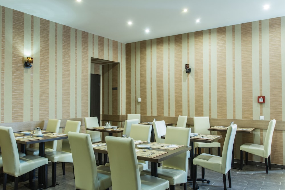 Central Hotel 21 43/54