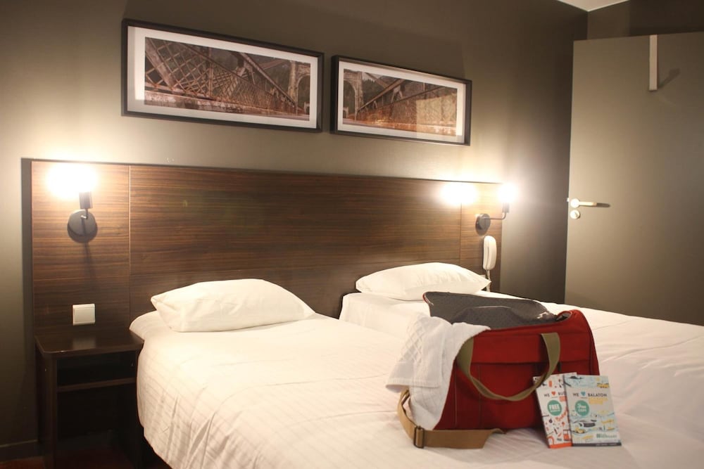 Orly Superior Hotel 36/57