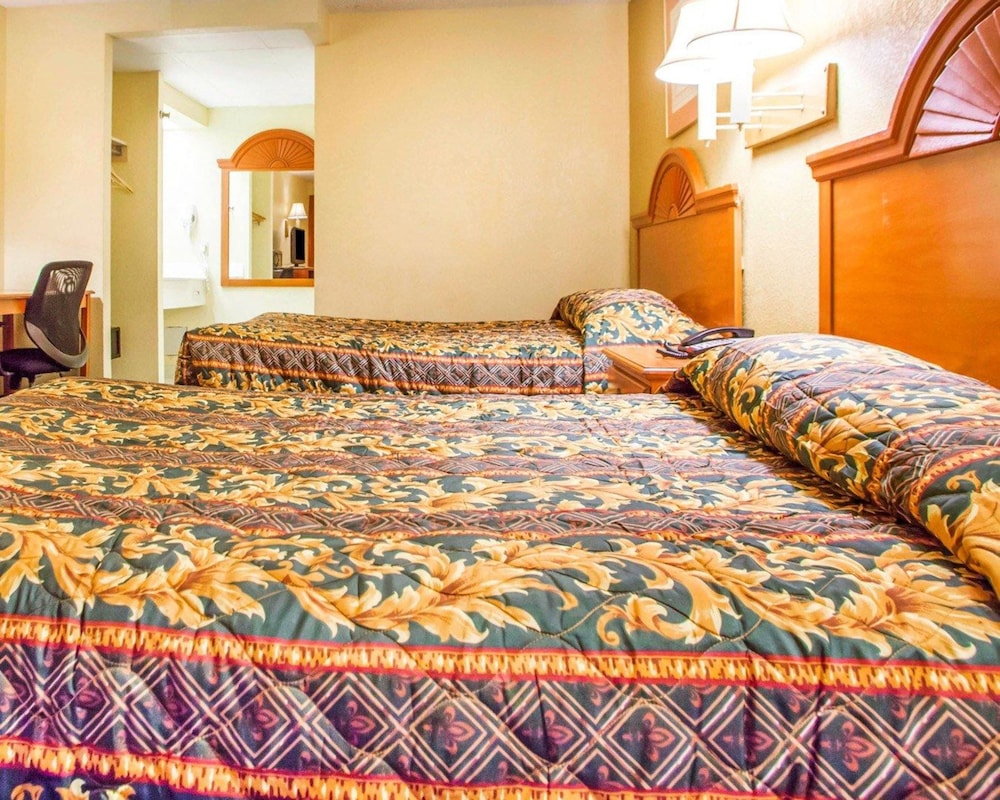 Rodeway Inn Mount Laurel Hwy 73 15/27