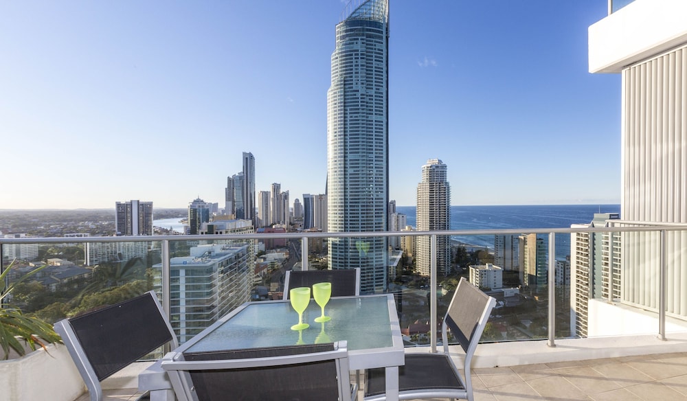 Artique Surfers Paradise 56/74