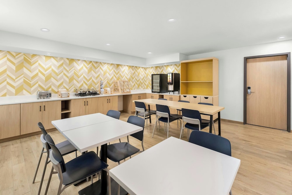 Extended Stay America Newport News I 64 Jefferson Ave 49/66
