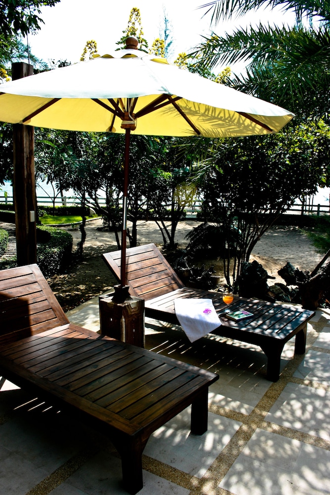 ROCKY POINT RESORT 35/62