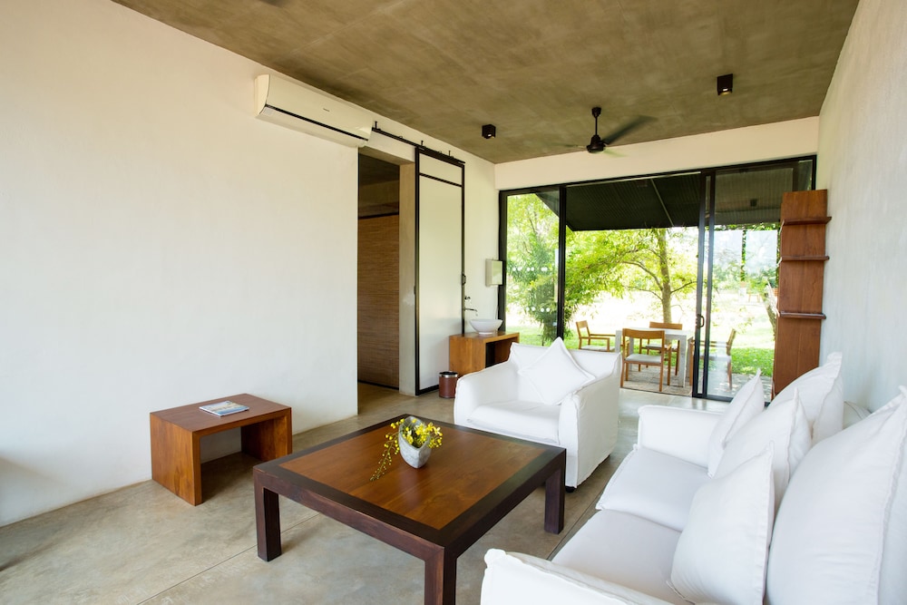 Kalundewa Retreat 42/65