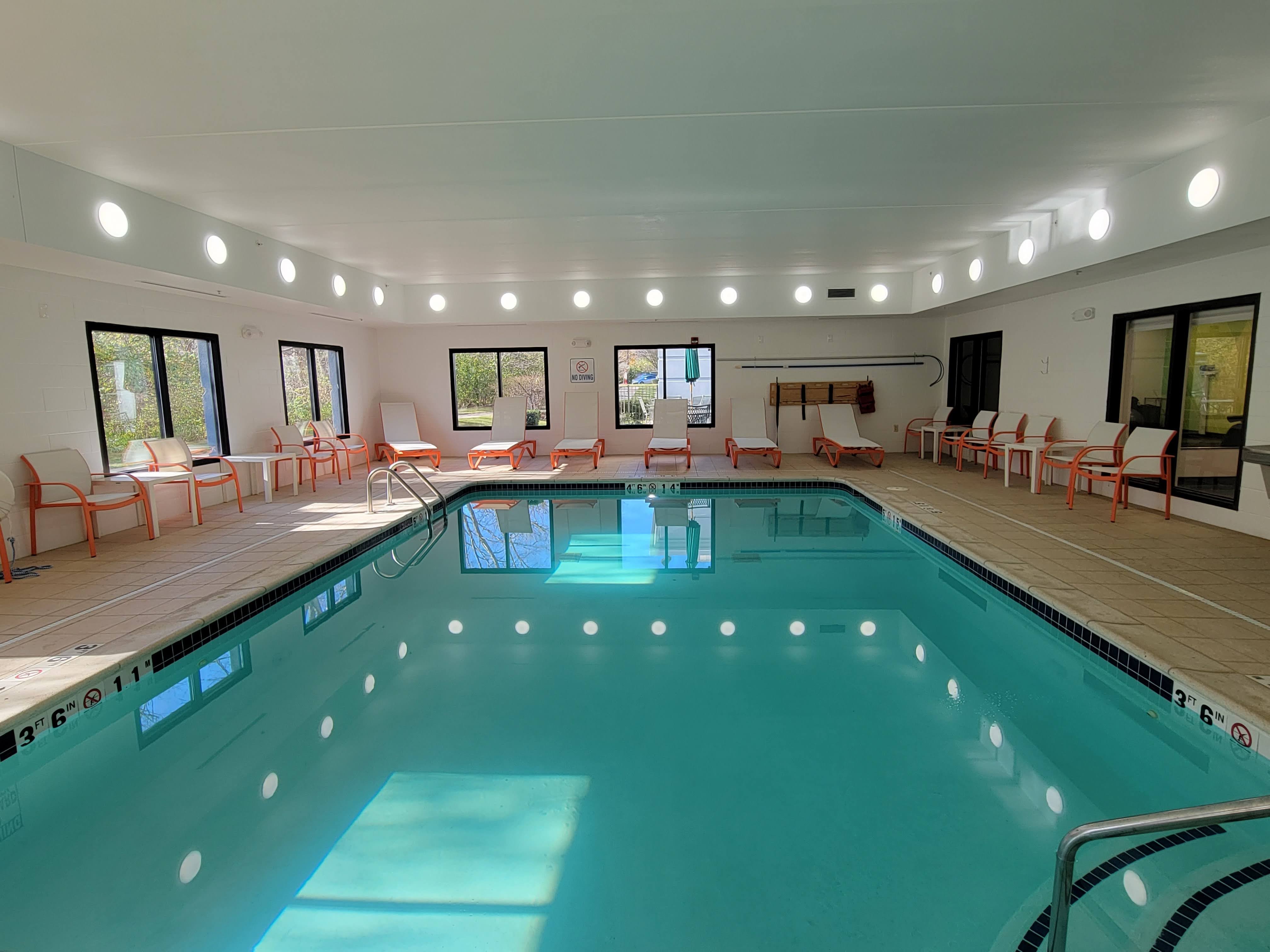 Holiday Inn Hotel Suites Ann Arbor Univ Michigan 34/73