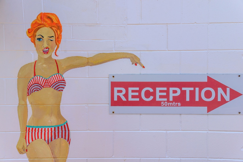 PORT DOUGLAS MOTEL 35/73