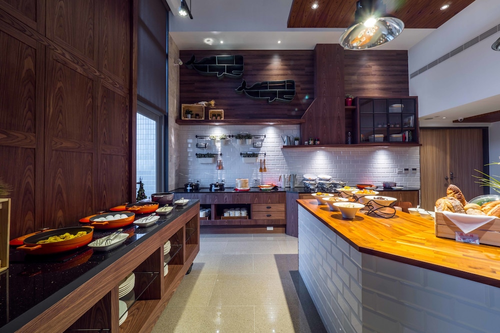 Watermark Hotel Kaohsiung Main Station 10/72