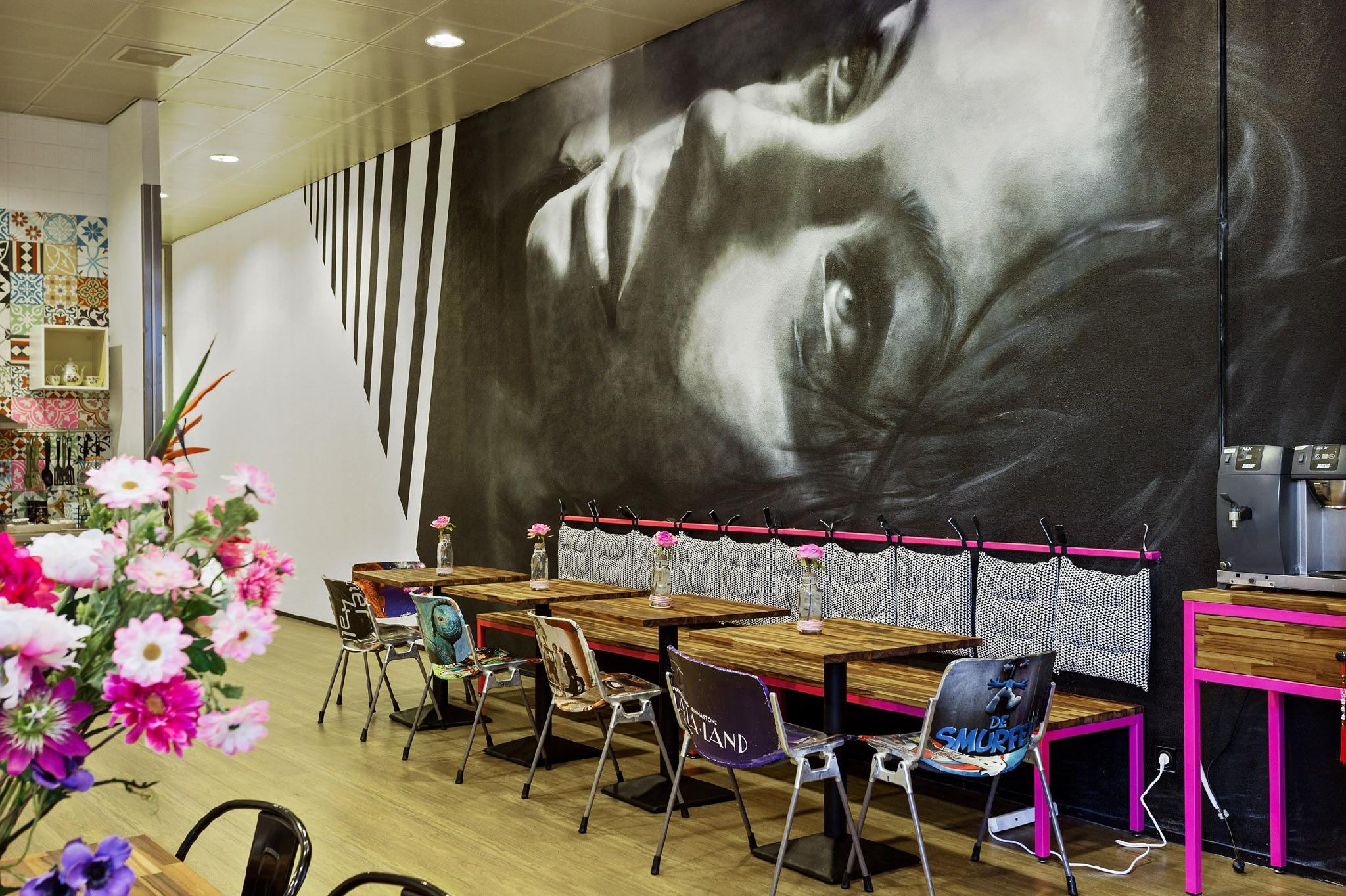 Hostelle - female only hostel 6/10