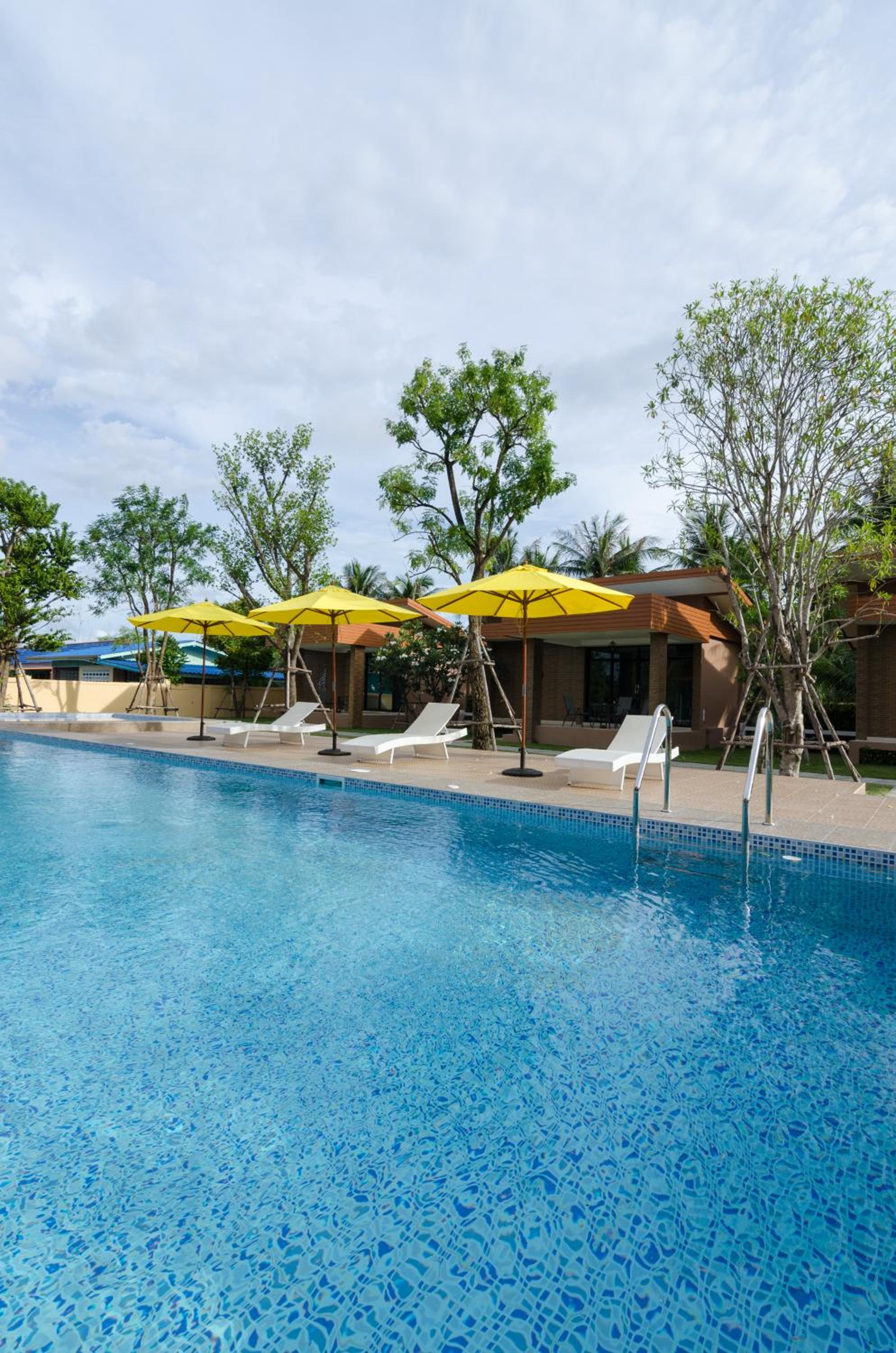 Golfinn Resort 4/38