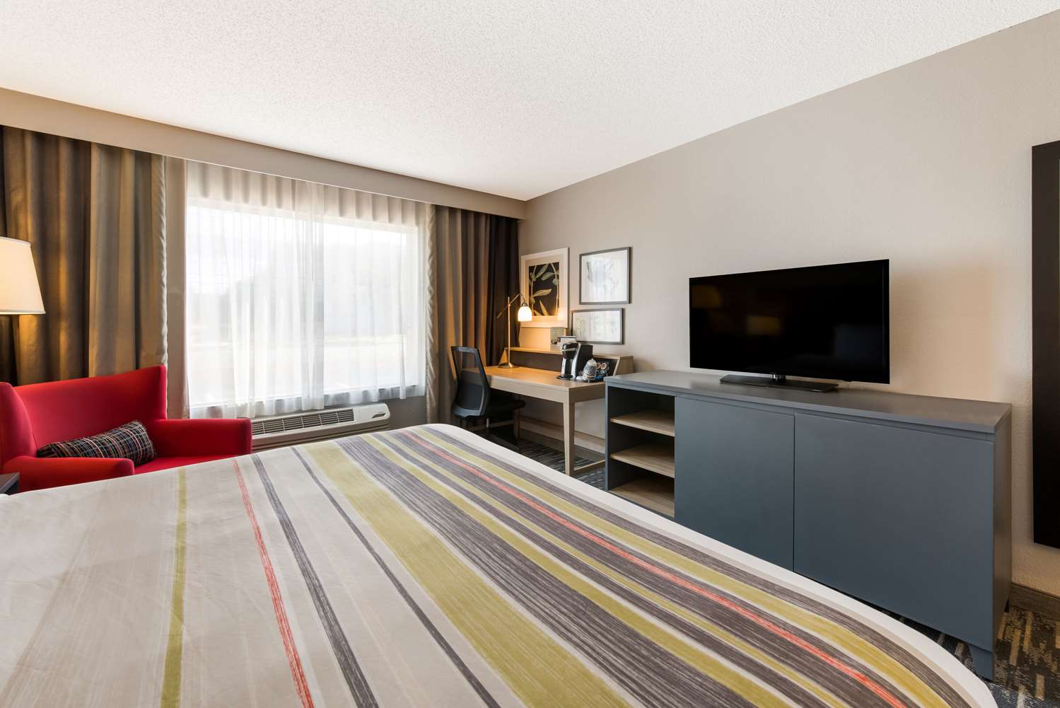 Country Inn & Suites By Radisson Wichita East Ks 7/17