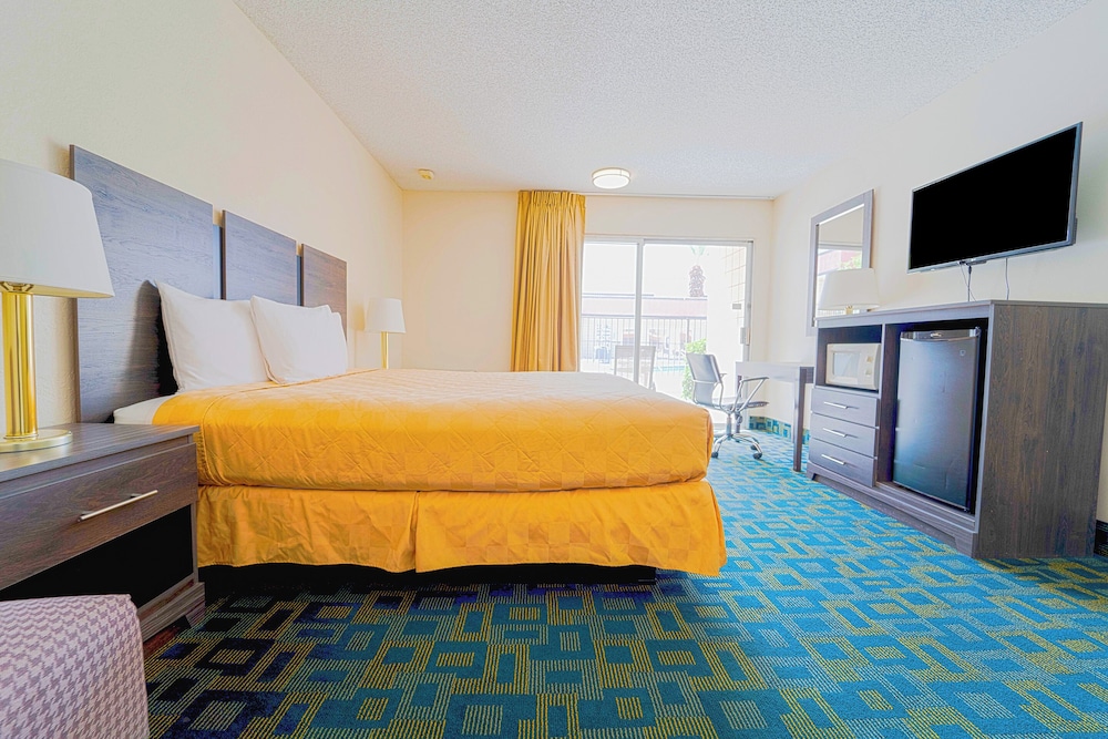 Royal Plaza Inn Indio 30/61