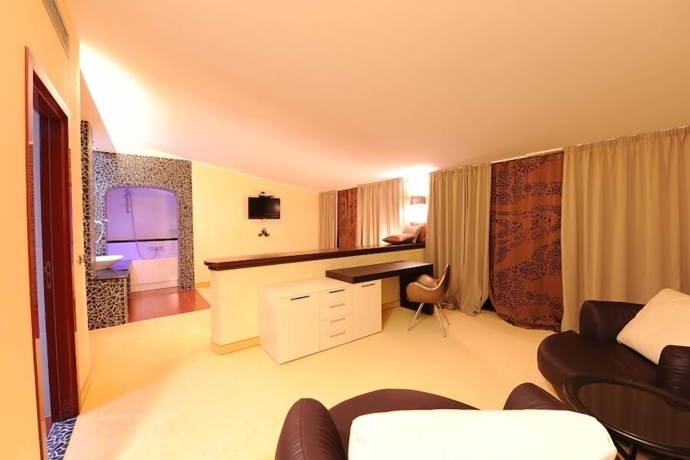 Grand Hotel Paradiso 19/43