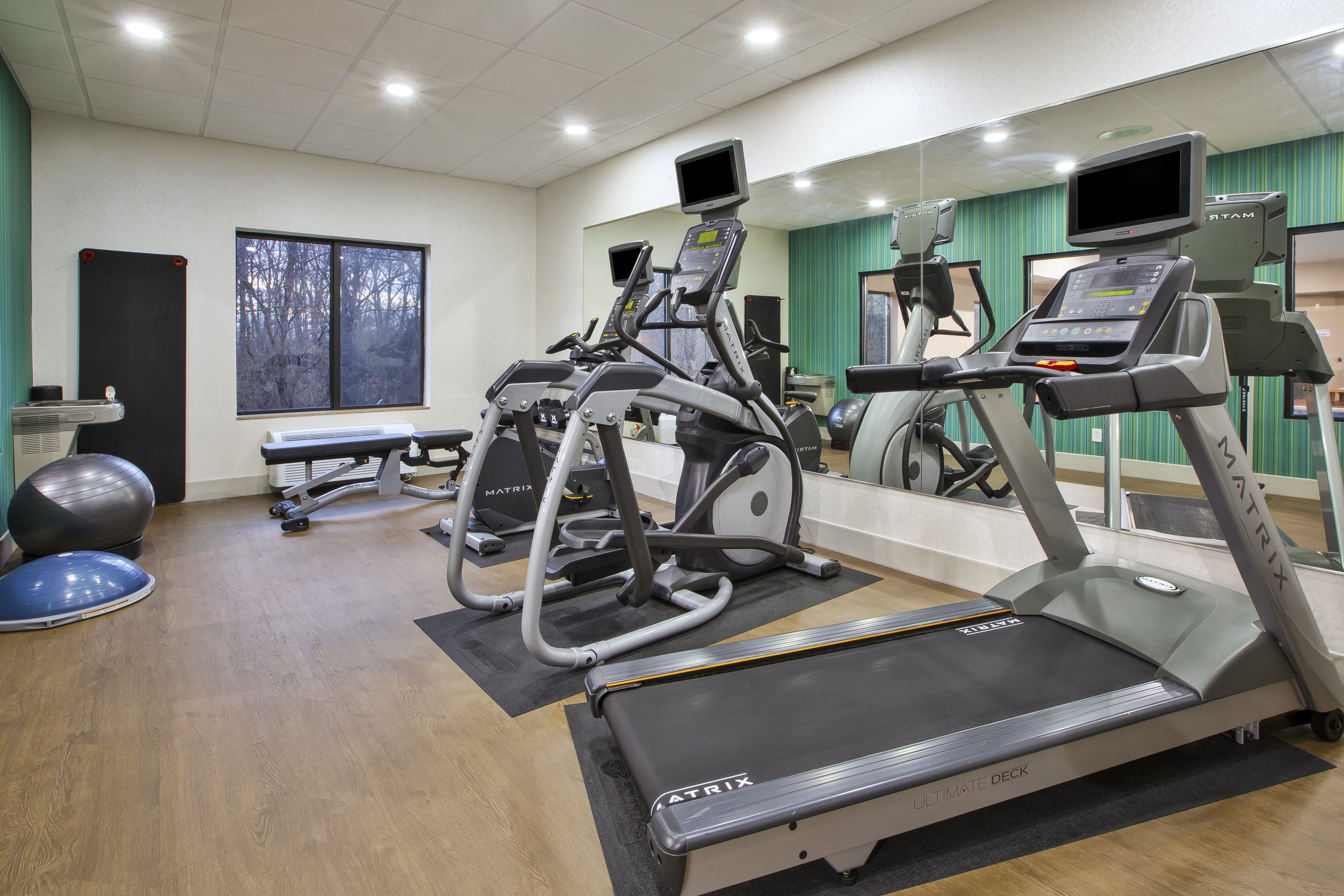 Holiday Inn Express Hotel Suites Niles 32/51