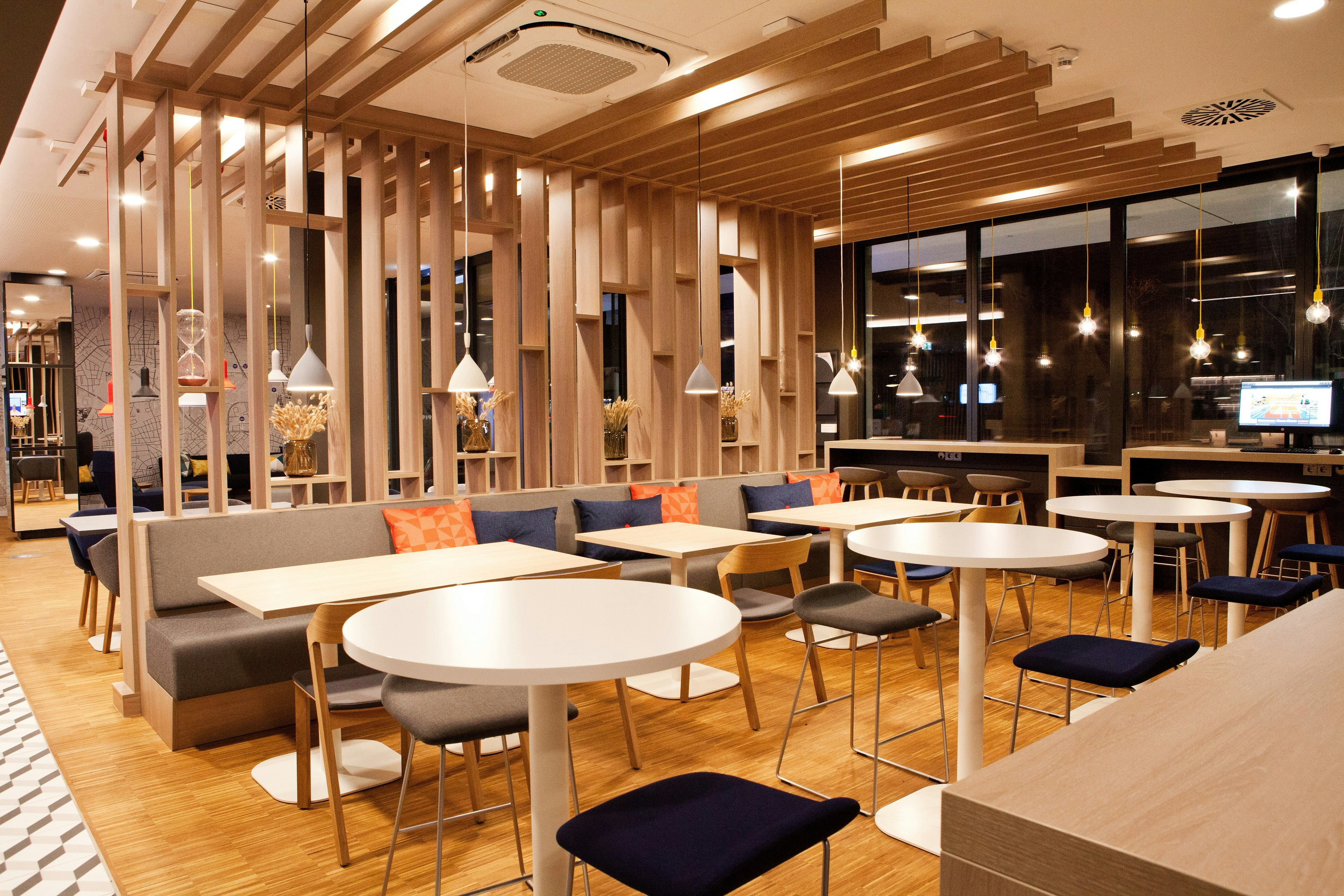 Holiday Inn Express Munich Olympiapark 16/39