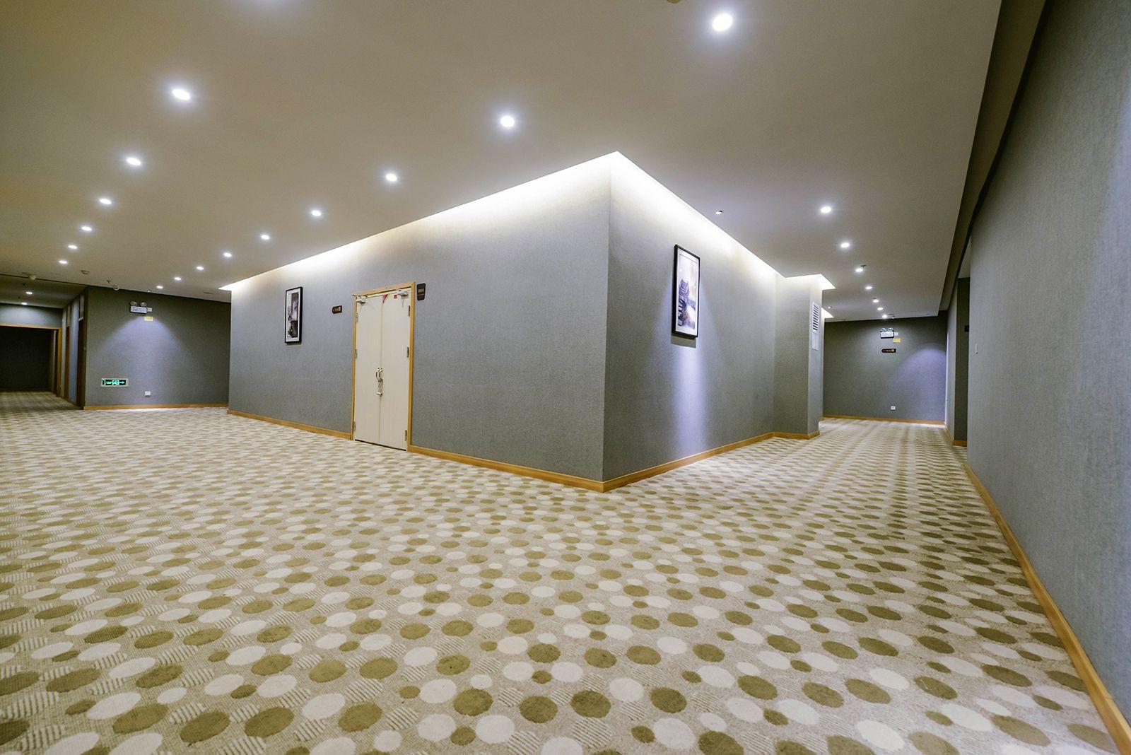 Seaman Hotel (Chongqing Jiazhou Hongqi Hegou Light Rail Station) 42/42