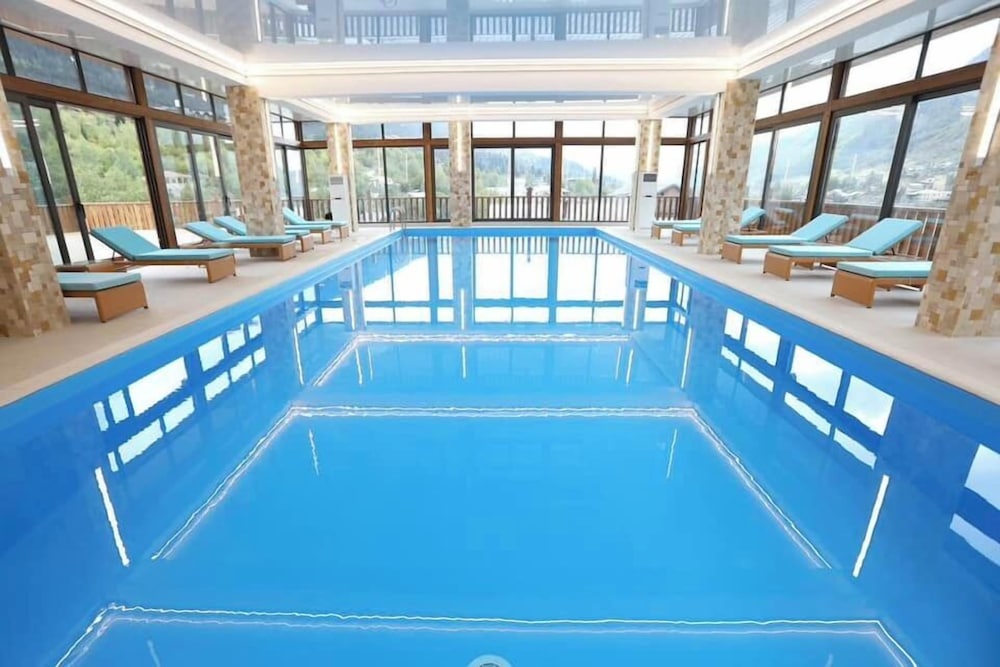Gistola Hotel Mestia 11/19