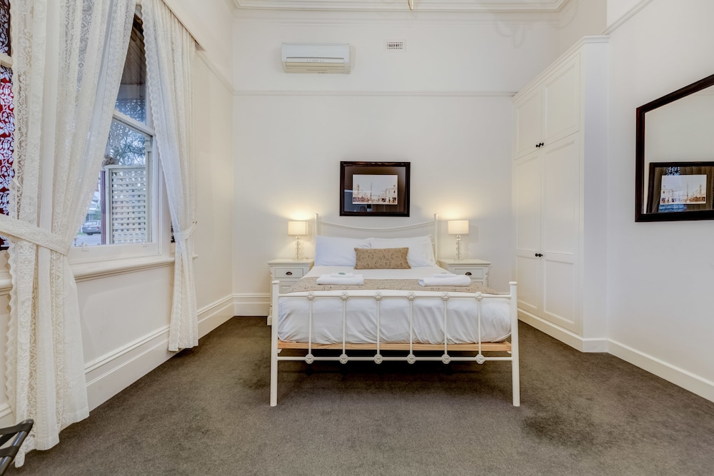4 Bedrooms, House, 3 Queen Beds