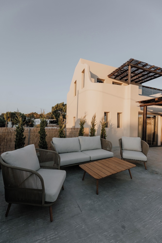 Onym Curated Villas 187/206