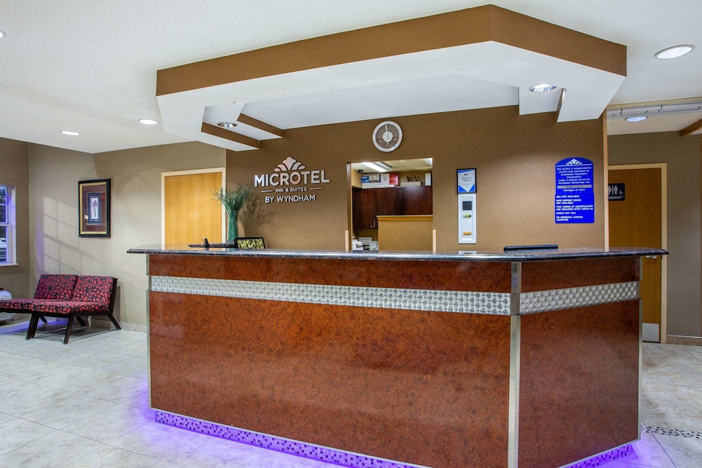 Microtel Inn & Suites By Wyndham Charleston Wv 4/37