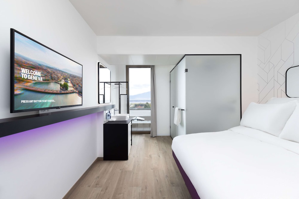 YOTEL Geneva Lake, Select by Hilton 21/59