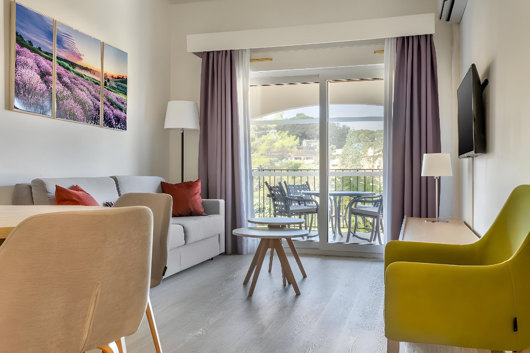 Apartment, Single Bed