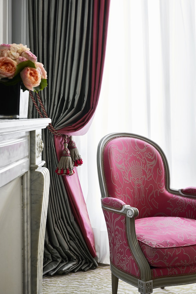 Hotel Plaza Athenee 37/79