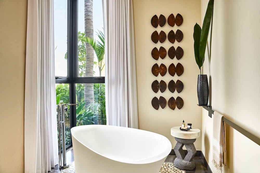 Susurros del Corazon, Auberge Resorts Collection 48/49