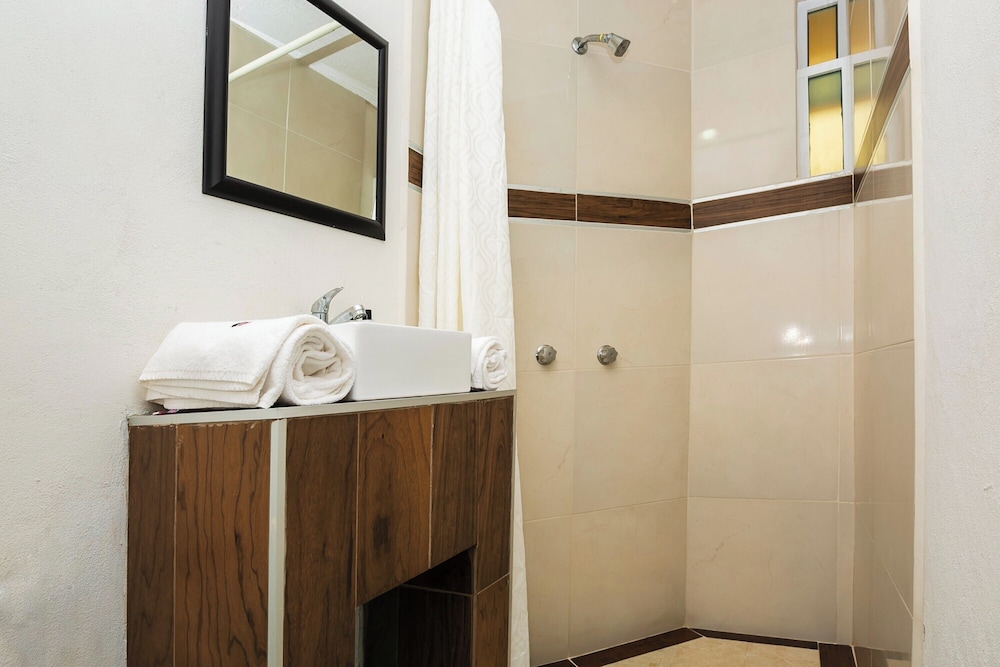 Capital O Hotel Victoria Morelia 55/55