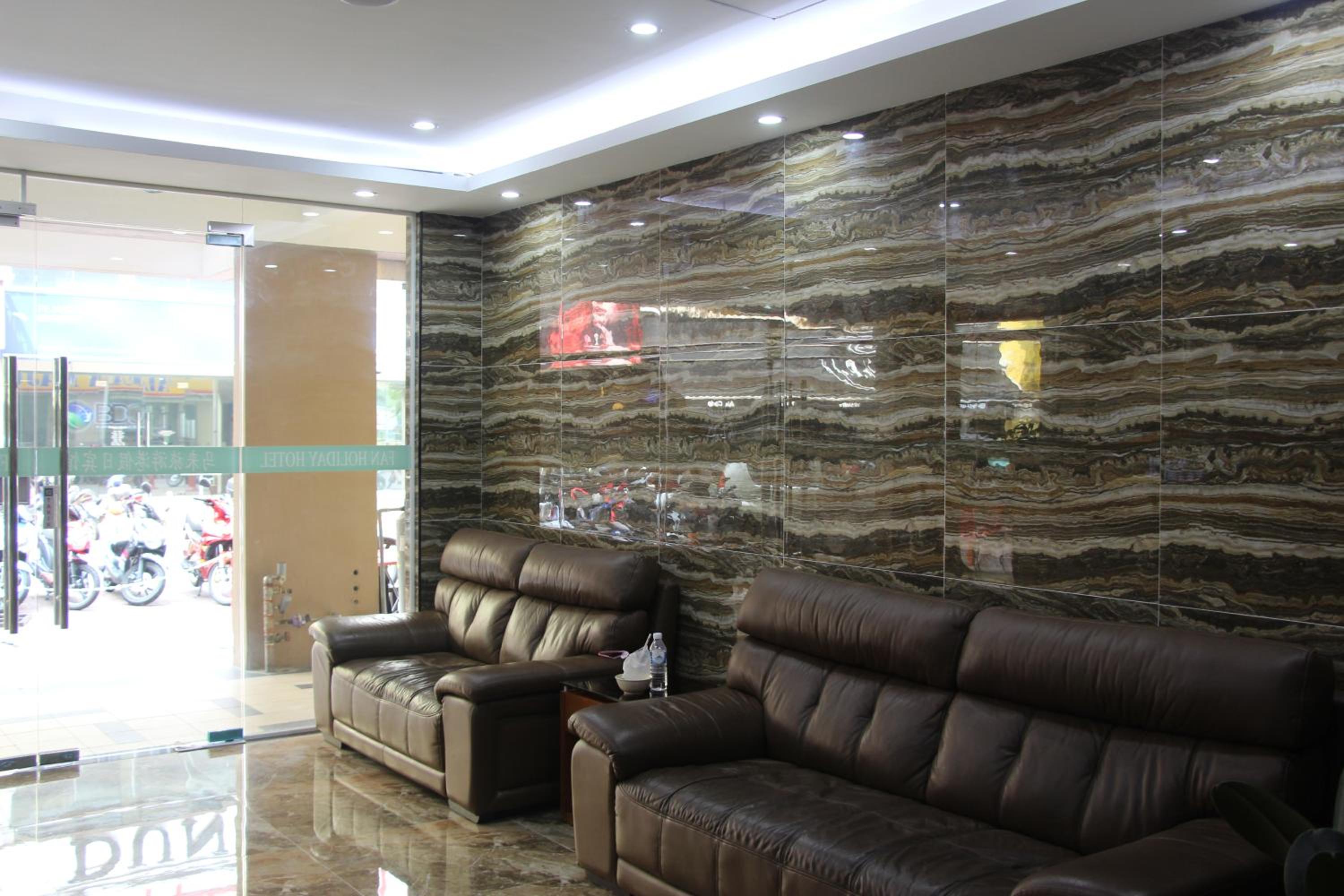 Fan Holiday Hotel 33/50