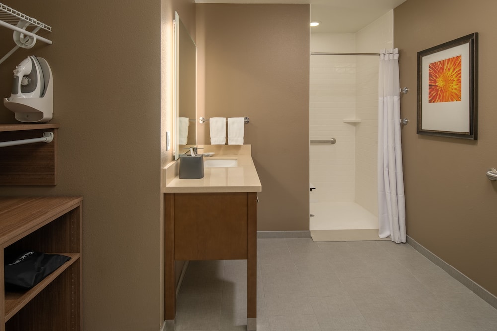 Staybridge Suites Hillsboro North 18/65