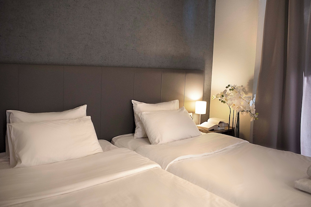Galaxy Hotel 23/50