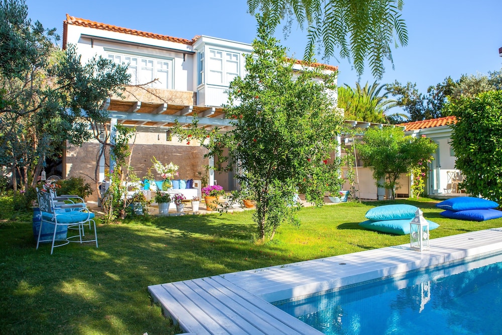 Alura Boutique Hotel 53/57