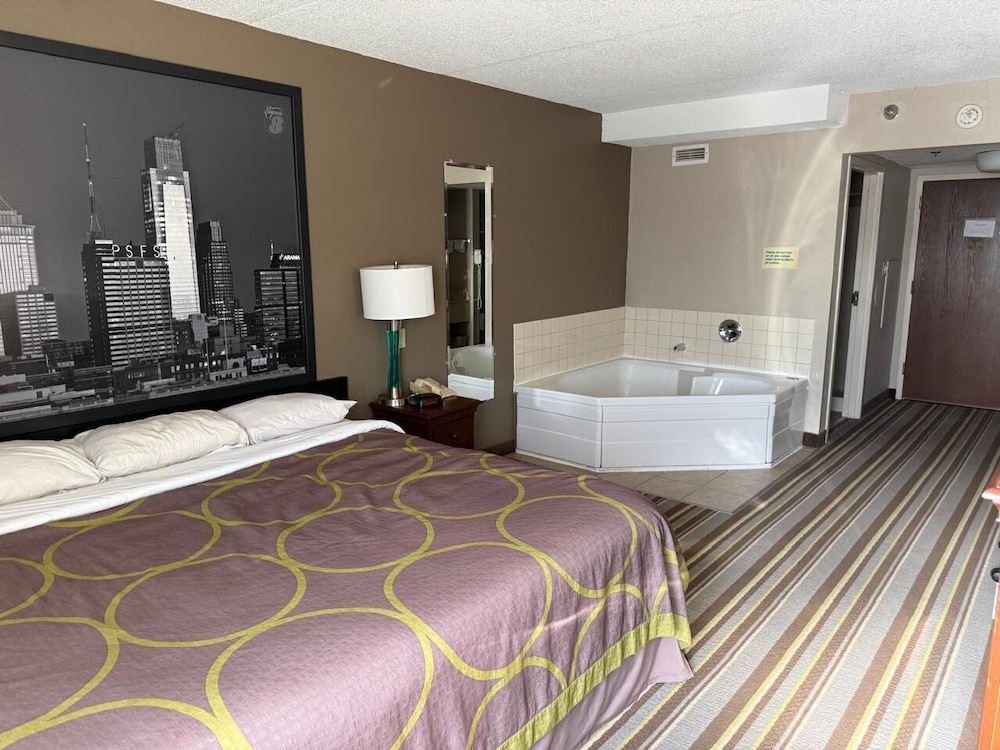 Super 8 By Wyndham Chambersburg I-81 43/43