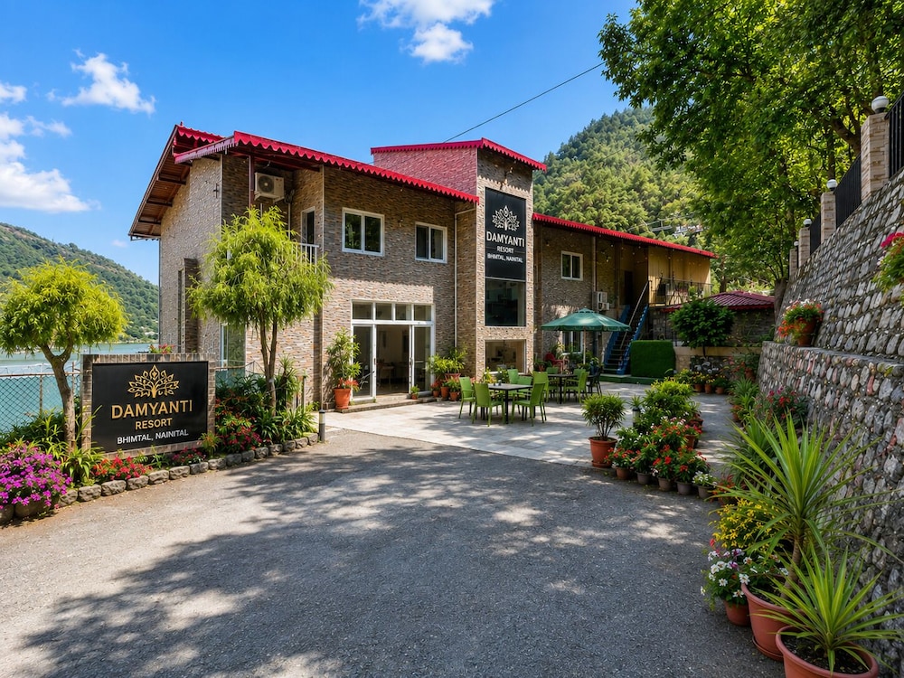 Damyanti Residency Hotel 11/50