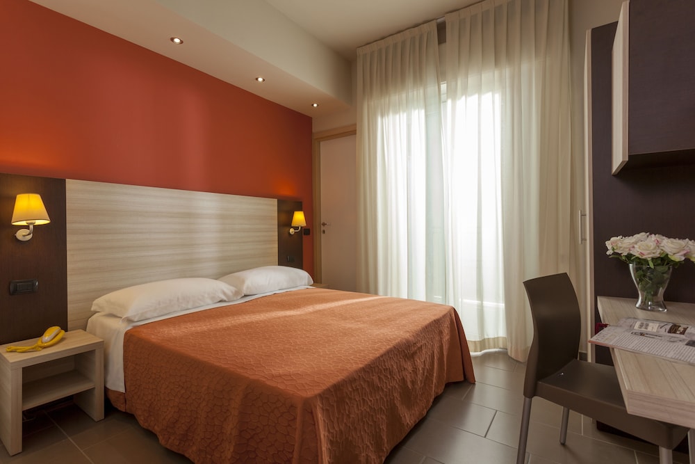 Hotel Aurora Mare 13/40