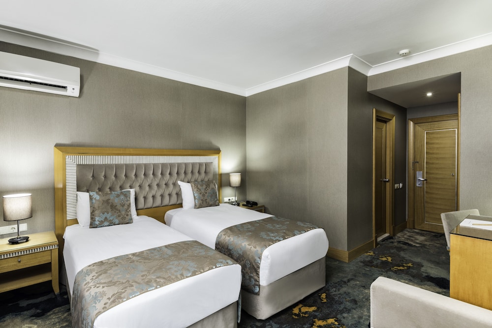AHC Taksim Hotel 10/73