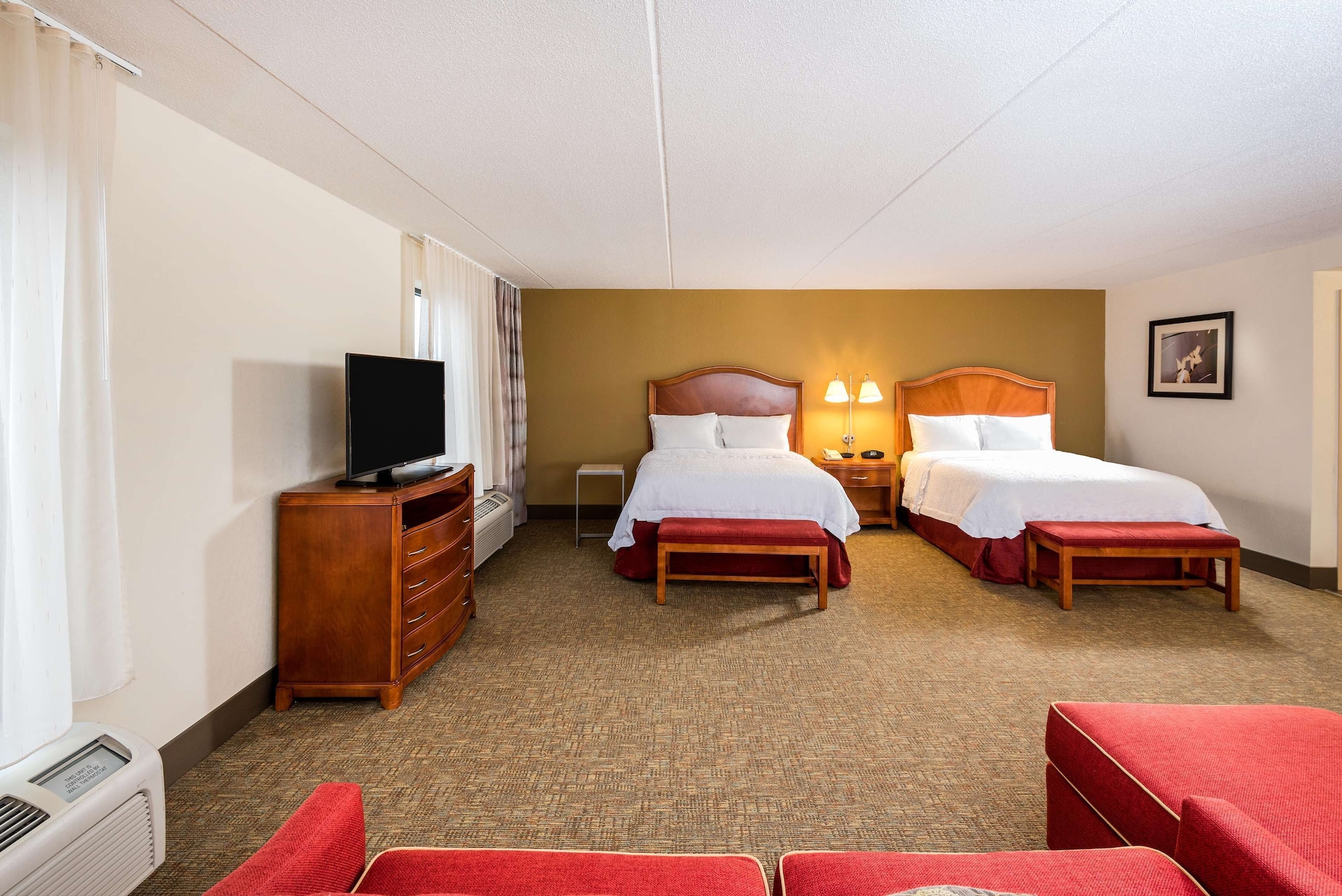 Room, 2 Queen Beds, Sofa, Hampton Inn Roanoke/Hollins - I-81 3/5