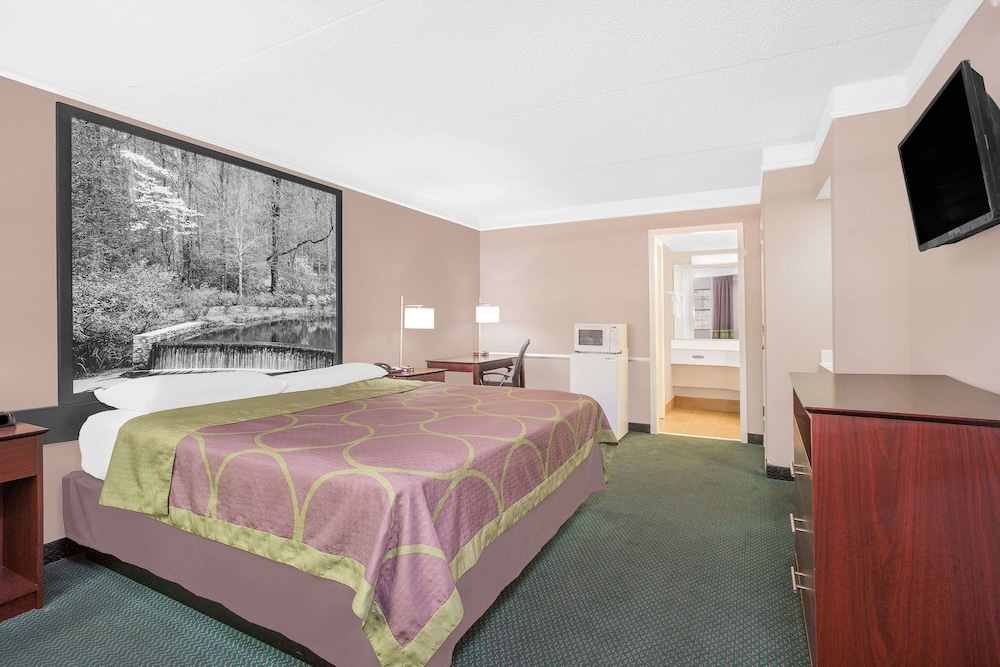 Super 8 By Wyndham Austell/Six Flags 8/12