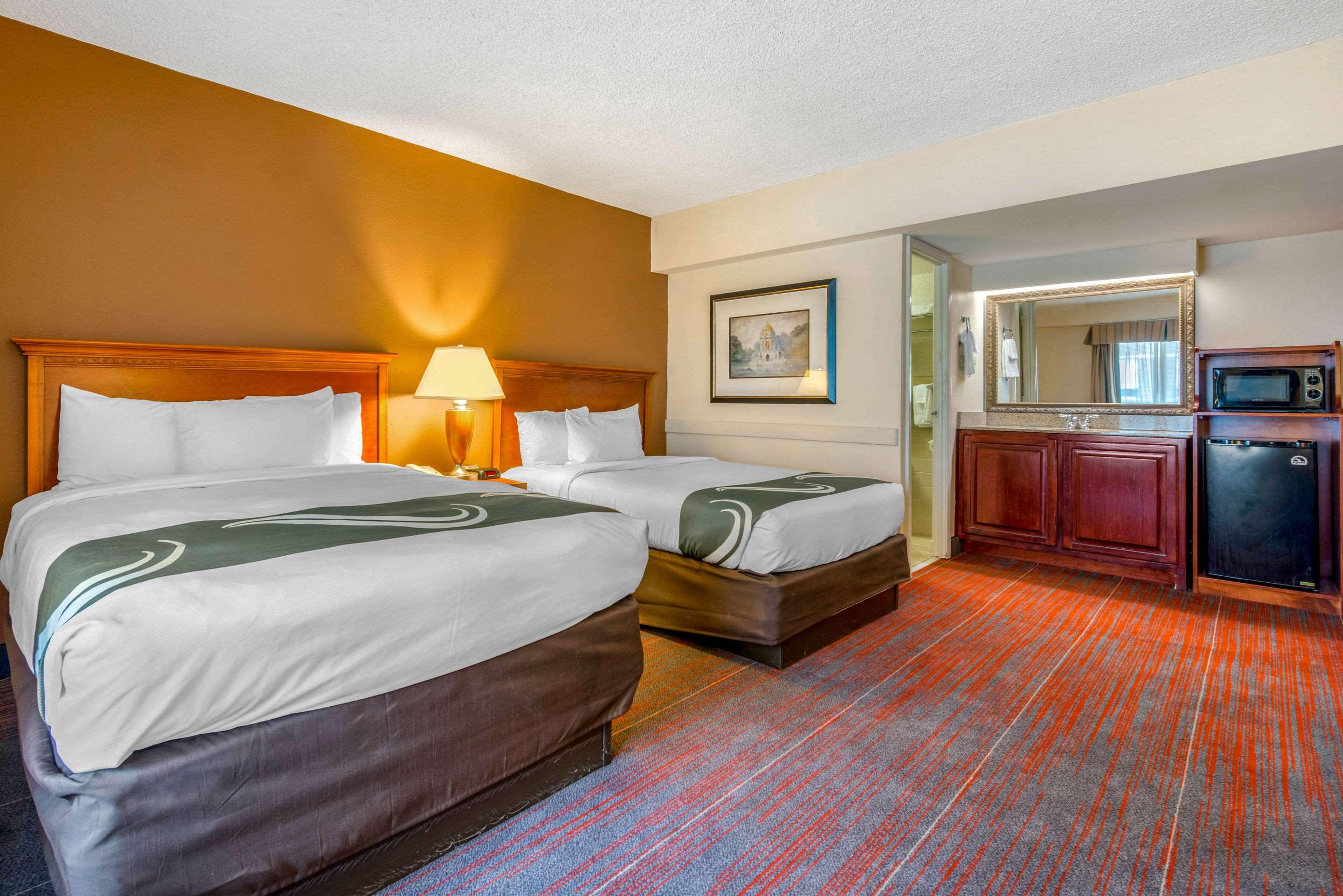 SUITE, 2 DOUBLE BEDS