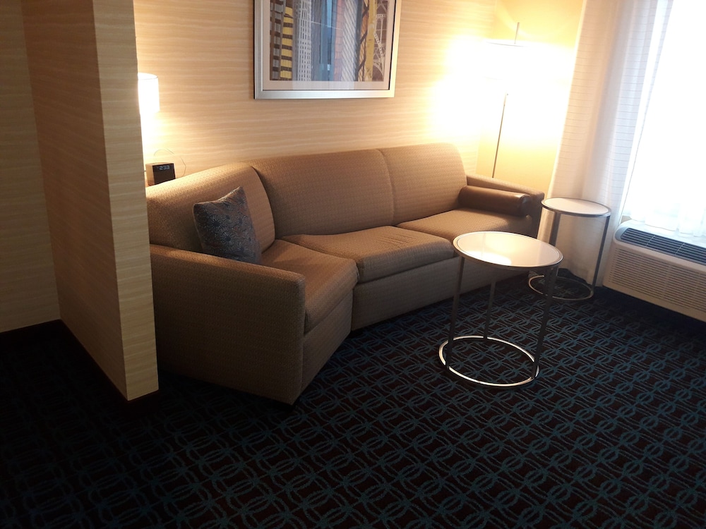Fairfield Inn Suites Plattsburgh 32/41