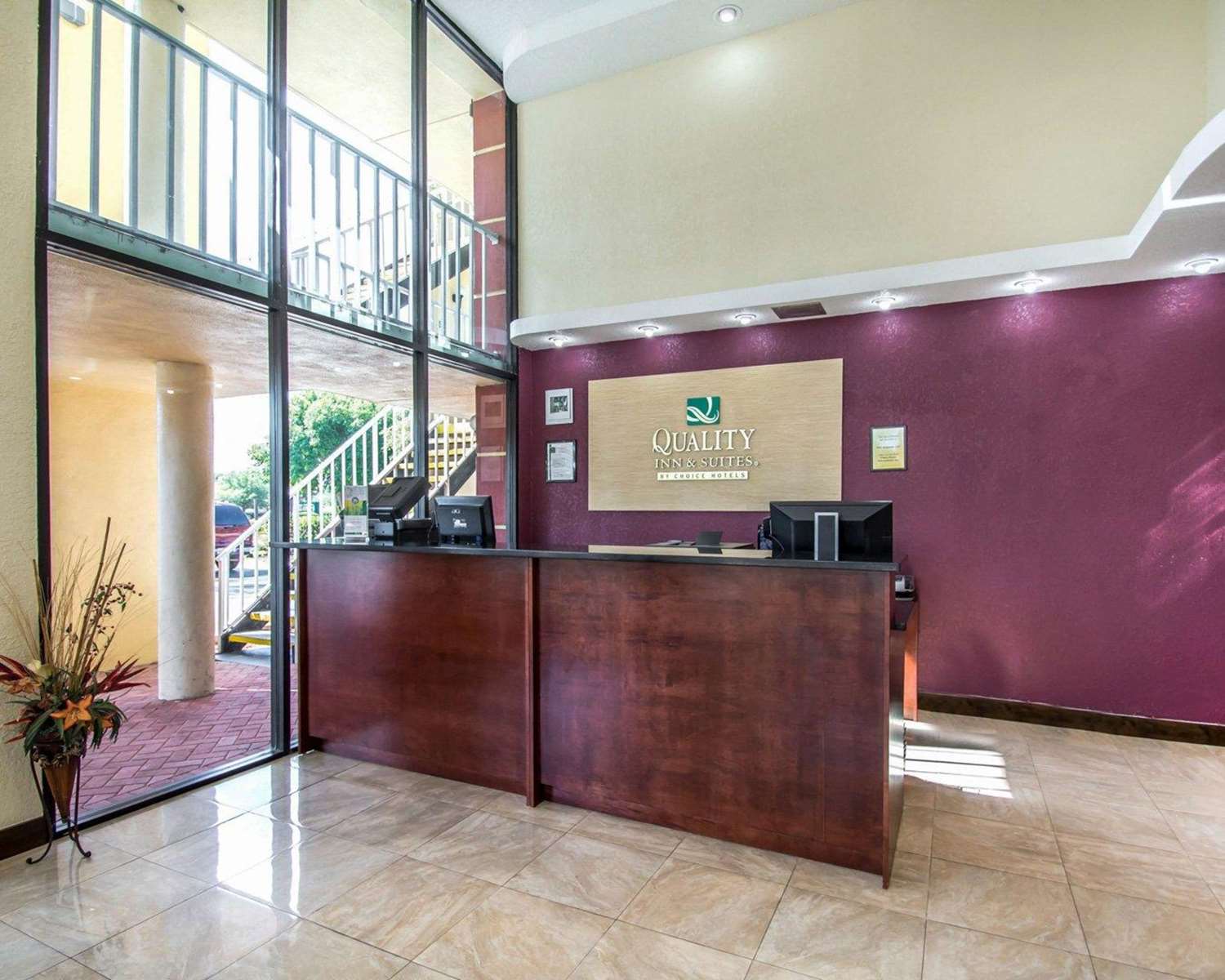 Quality Inn & Suites At Tropicana Field 6/39